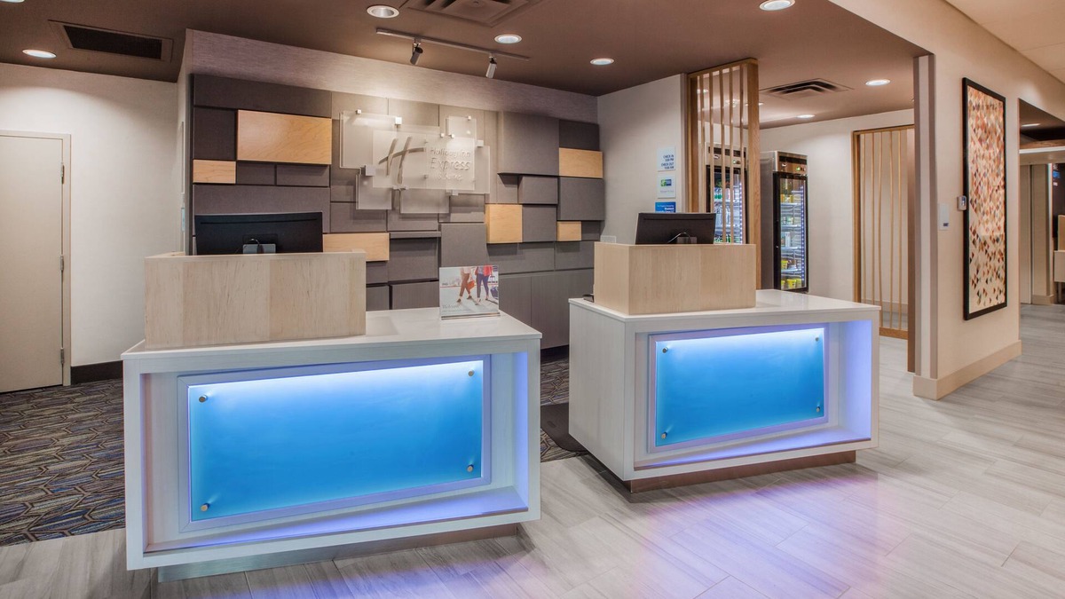 Kingfisher Hotel | Holiday Inn Express & Suites Kingfisher by IHG