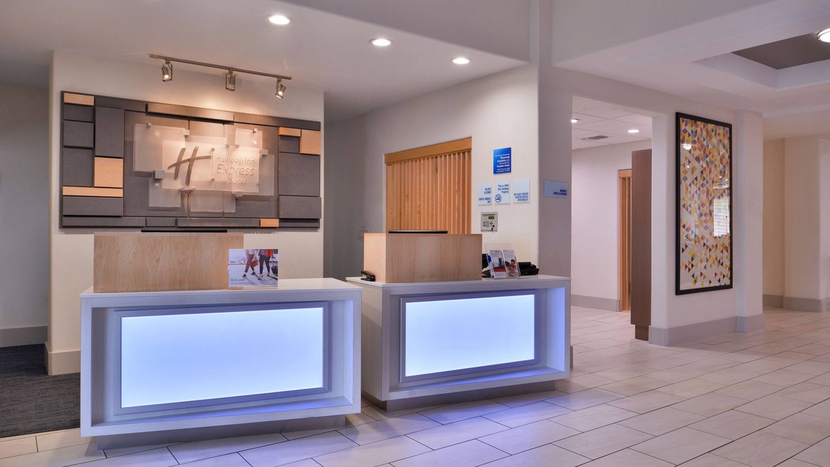 San Antonio Hotel | Holiday Inn Express & Suites San Antonio NW - Medical Area by IHG