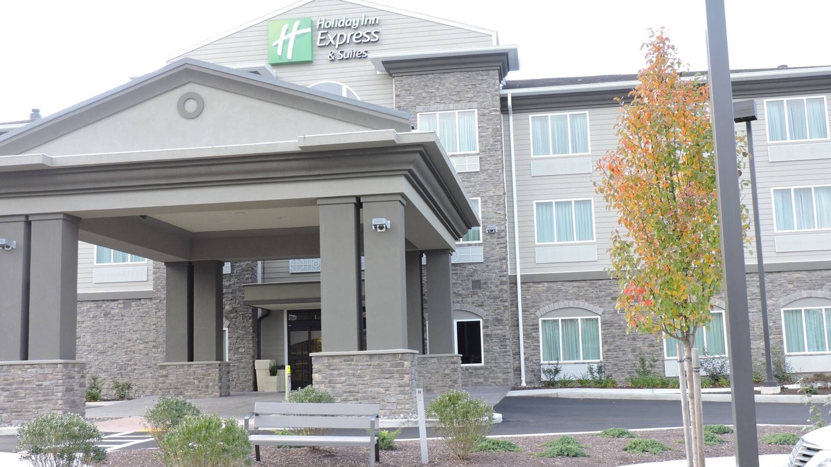 Montgomery Hotel | Holiday Inn Express & Suites Montgomery by IHG