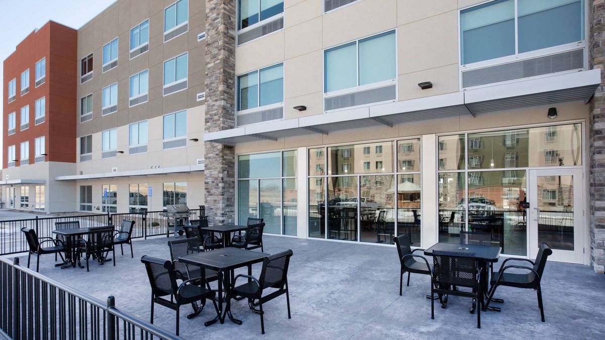 Brighton Hotel | Holiday Inn Express & Suites Denver Ne - Brighton by IHG