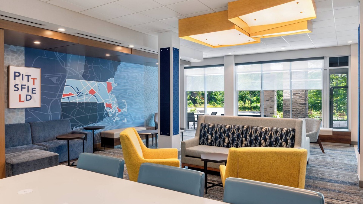Pittsfield Hotel | Holiday Inn Express & Suites Pittsfield - Berkshires by IHG