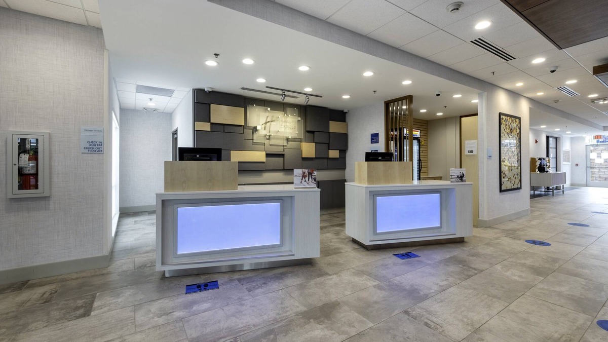 Jolivue Hotel | Holiday Inn Express & Suites Staunton by IHG
