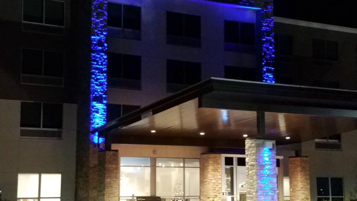 Decatur Hotel | Holiday Inn Express & Suites Decatur by IHG