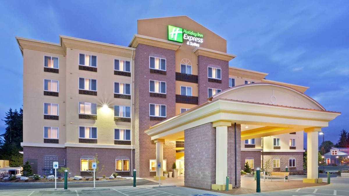 Lynnwood Hotel | Holiday Inn Express & Suites Seattle North - Lynnwood by IHG