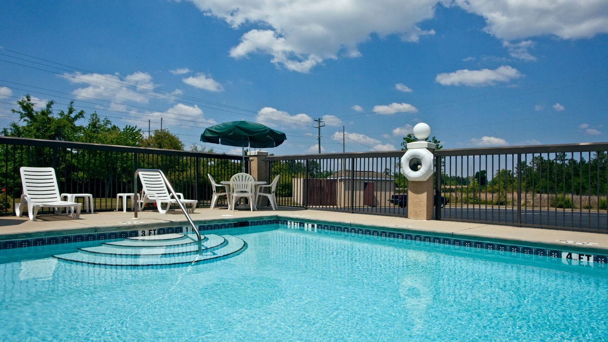 Harold Hotel | Holiday Inn Express & Suites Milton East I-10 by IHG