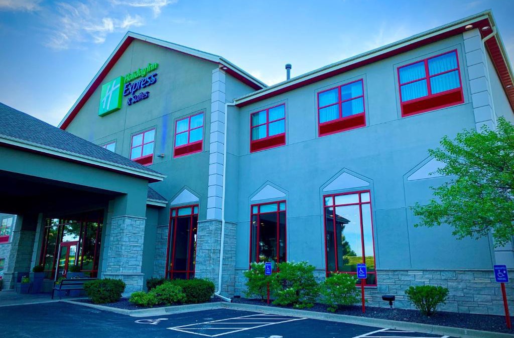 Olathe Hotel | Holiday Inn Express & Suites - Olathe North by IHG
