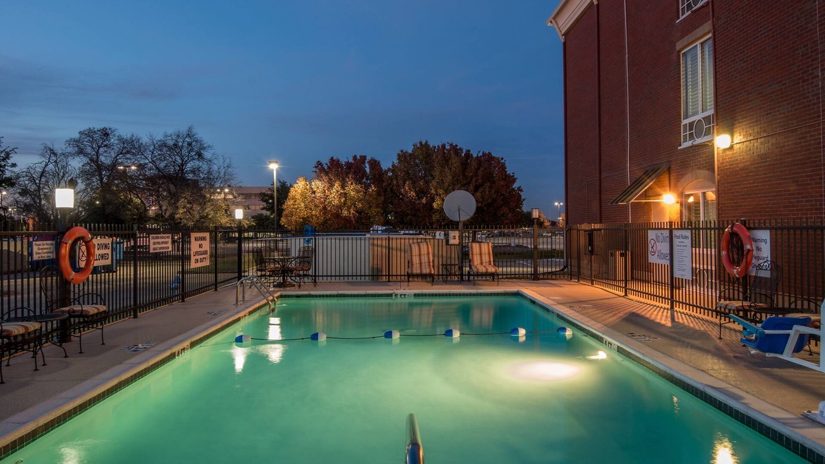 Plano Hotel | Holiday Inn Express & Suites Plano West - Frisco by IHG