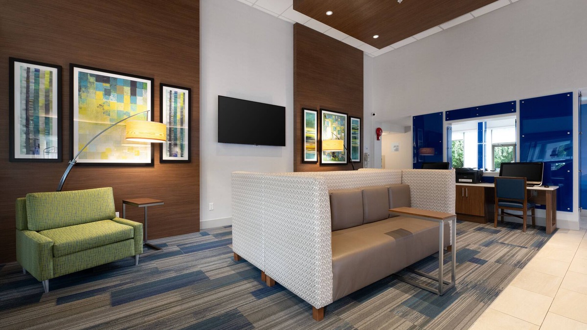 Guildford Hotel | Holiday Inn Express & Suites Surrey by IHG