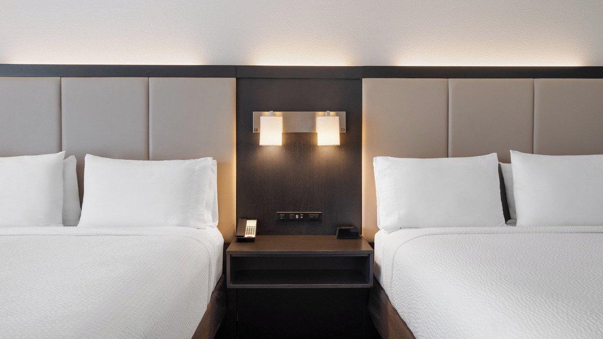 Tampa Hotel | Holiday Inn Express & Suites Tampa East - Ybor City by IHG
