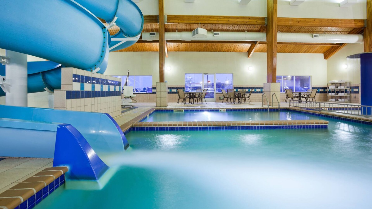 Aberdeen Hotel | Holiday Inn Express & Suites Aberdeen by IHG
