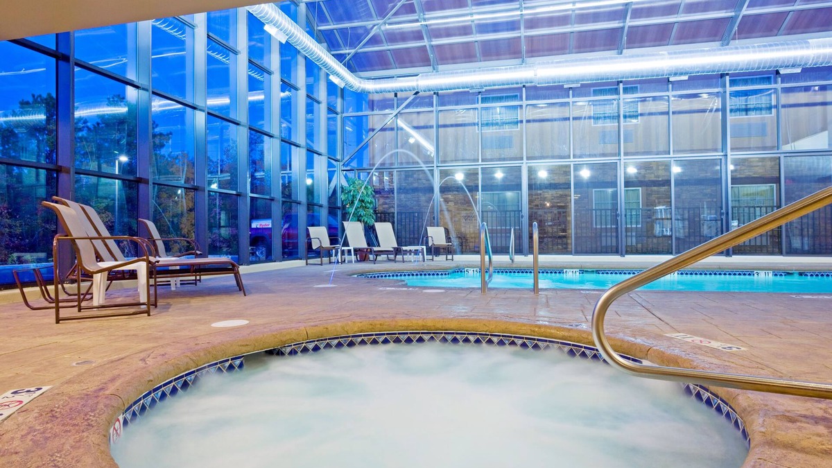 Absecon Hotel | Holiday Inn Express & Suites Absecon-Atlantic City by IHG
