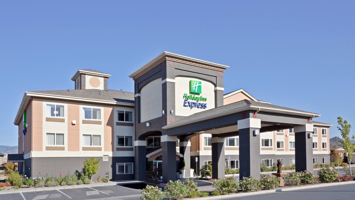 Ashland Hotel | Holiday Inn Express & Suites Ashland by IHG