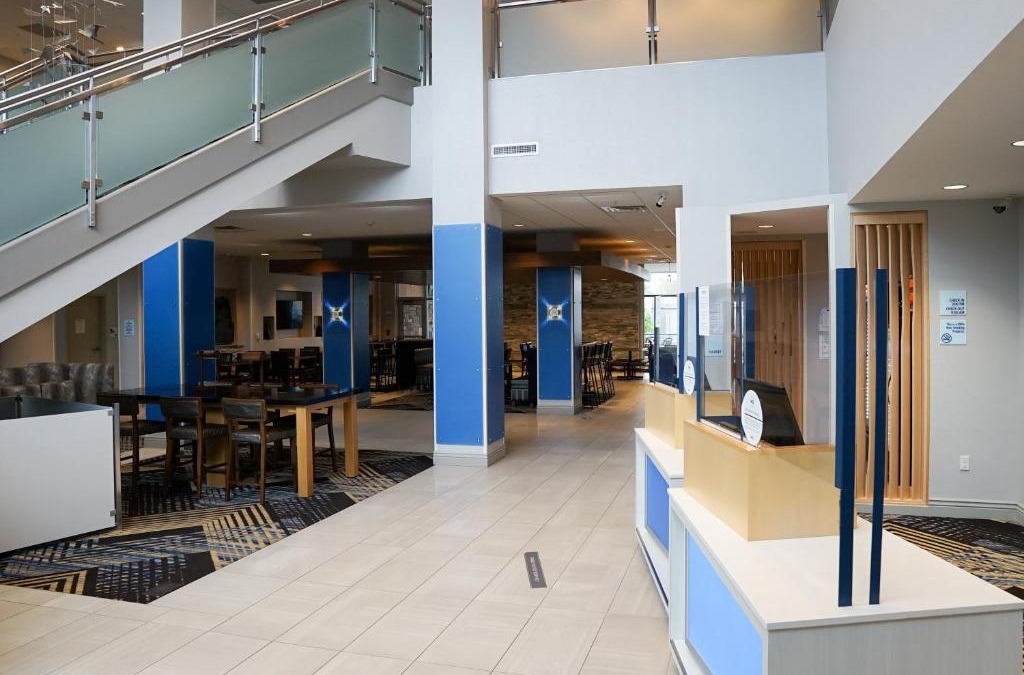 Chambers Heights Hotel | Holiday Inn Express & Suites - Aurora Medical Campus by IHG