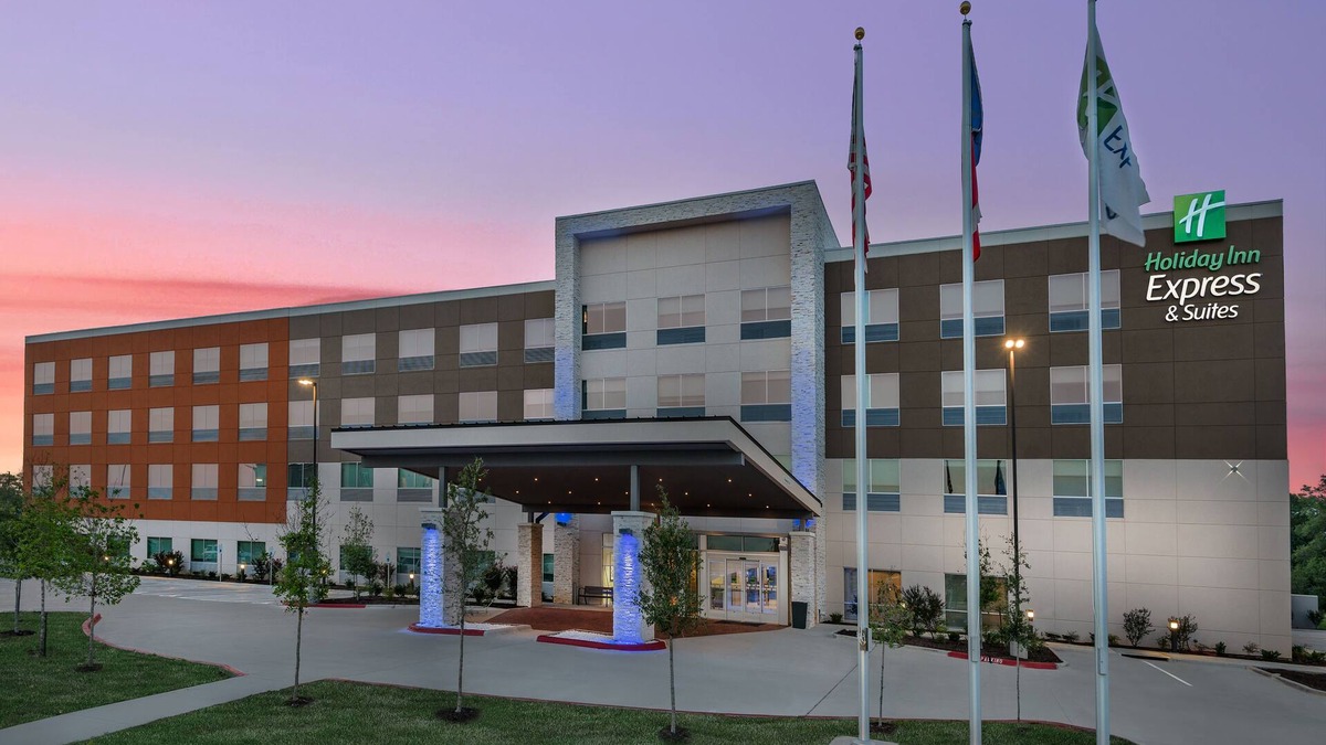 College Station Hotel | Holiday Inn Express & Suites Bryan - College Station by IHG