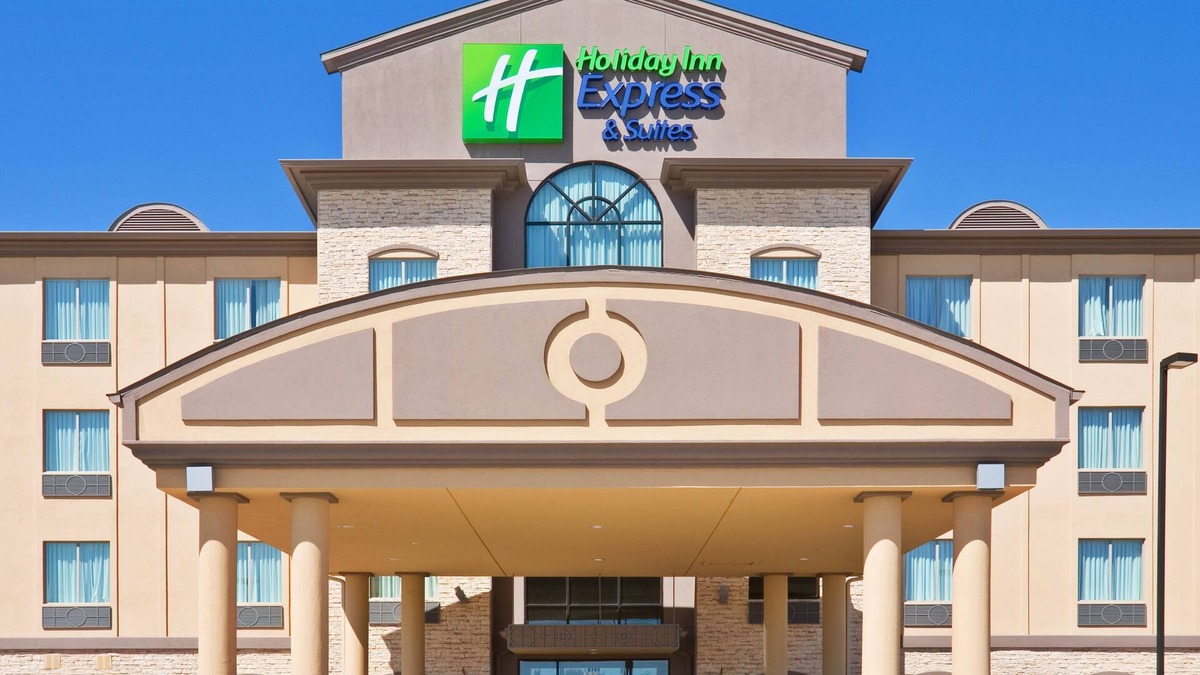 White Rock Hills Hotel | Holiday Inn Express & Suites Dallas East - Fair Park by IHG