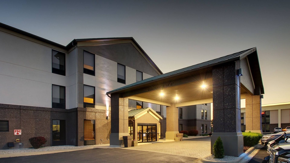 Lebanon Hotel | Holiday Inn Express & Suites Lebanon by IHG