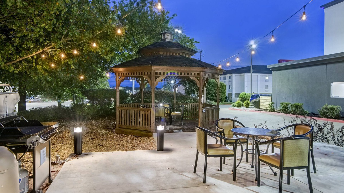 Longview Hotel | Holiday Inn Express & Suites Longview North by IHG