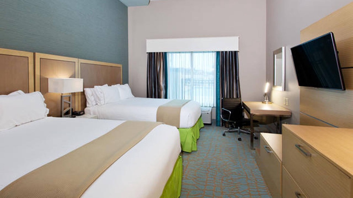 Warner Robins Hotel | Holiday Inn Express Hotel & Suites Warner Robins North West by IHG