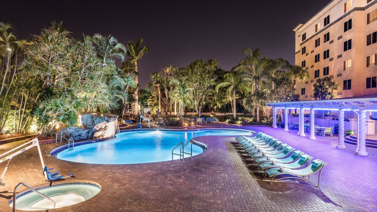 Hollywood Hotel | Holiday Inn Fort Lauderdale Airport by IHG