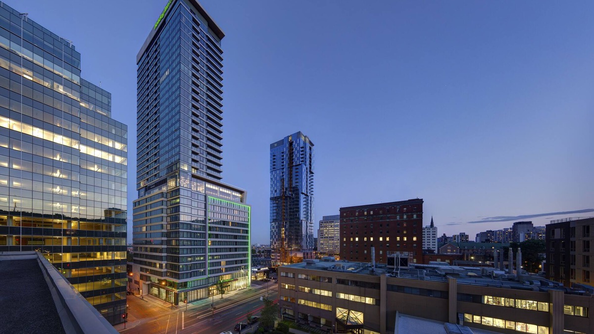Downtown Montreal Hotel | Holiday Inn Hotel & Suites Montreal Centre-ville Ouest by IHG