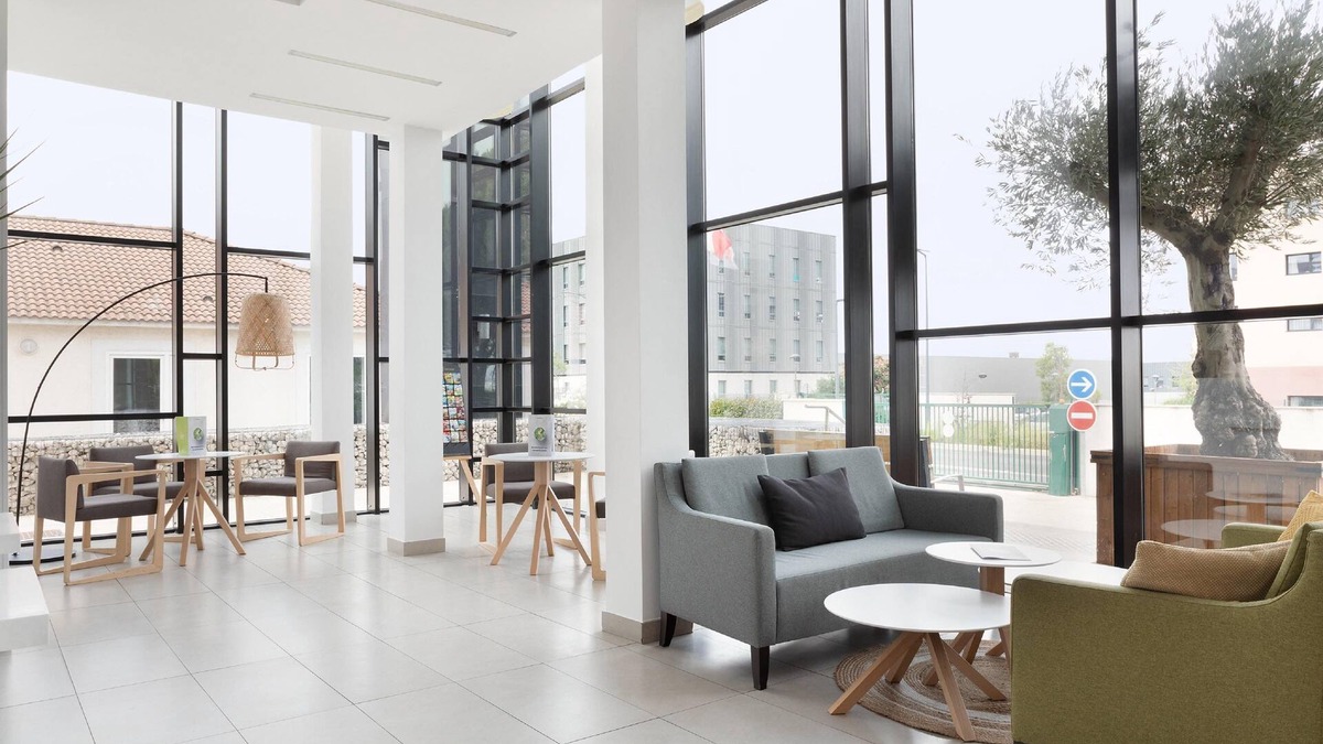 Vitrolles Hotel | Holiday Inn Marseille Airport by IHG