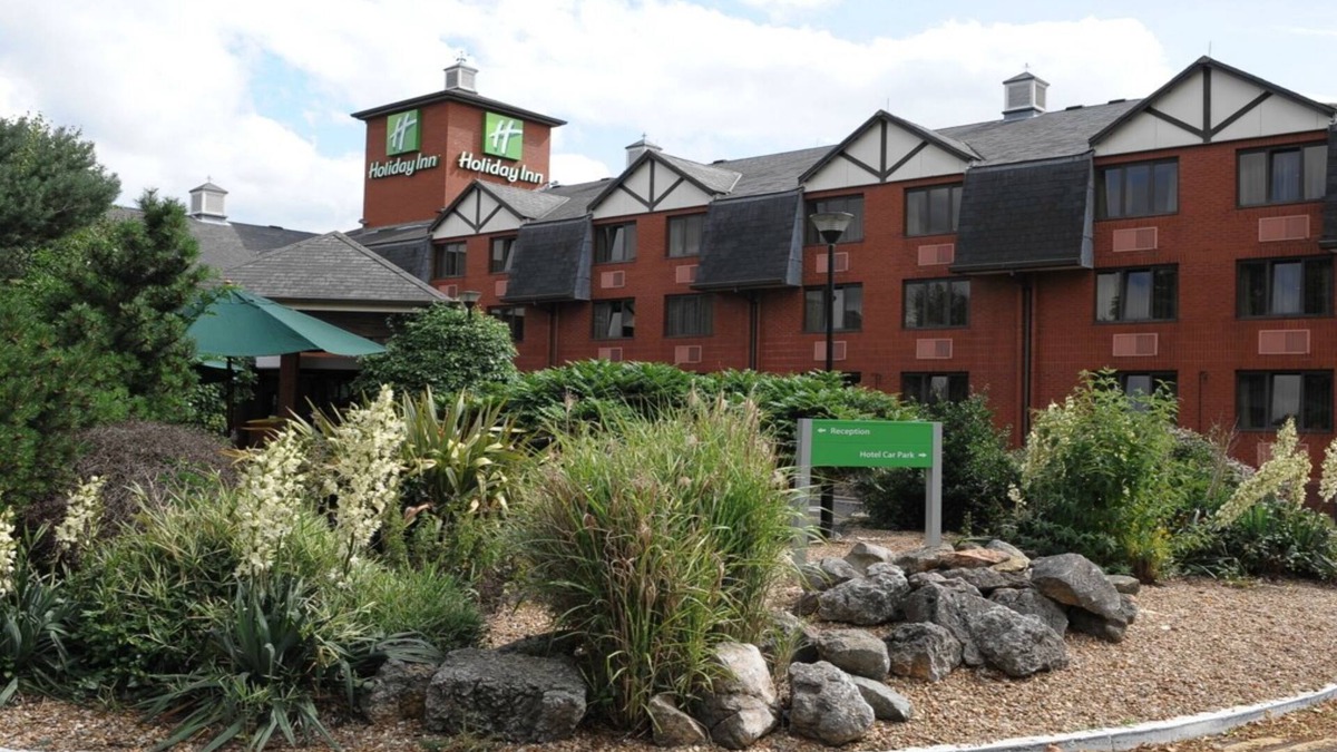 Great Houghton Hotel | Holiday Inn Northampton by IHG