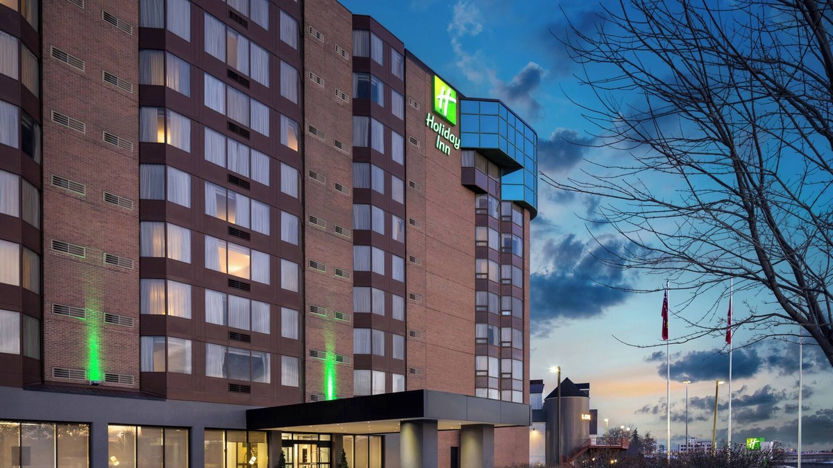 Cummings Hotel | Holiday Inn Ottawa East by IHG