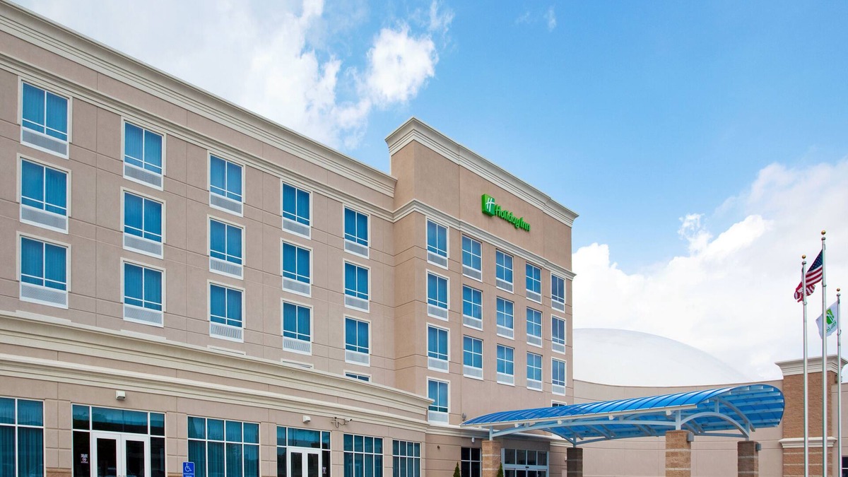 Maumee Hotel | Holiday Inn Toledo-Maumee (I-80/90) by IHG