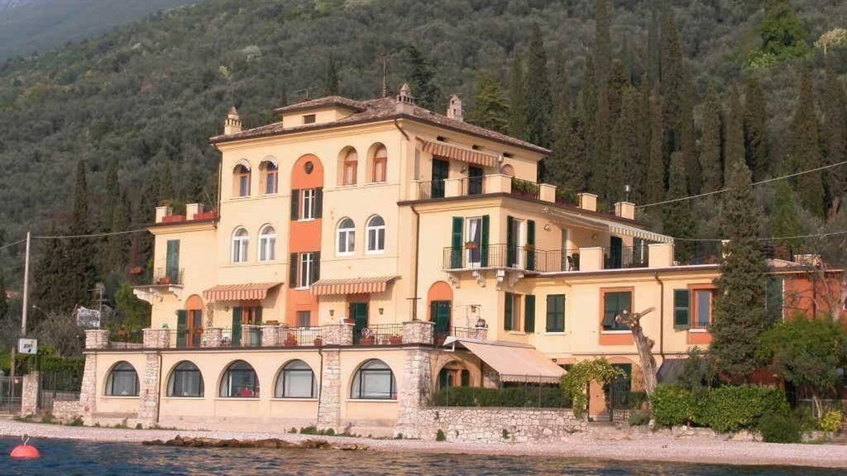 Brenzone sul Garda Apartment | Holiday apartment Castelletto di Brenzone for 1 - 6 persons with 2 bedrooms - Holiday apartment