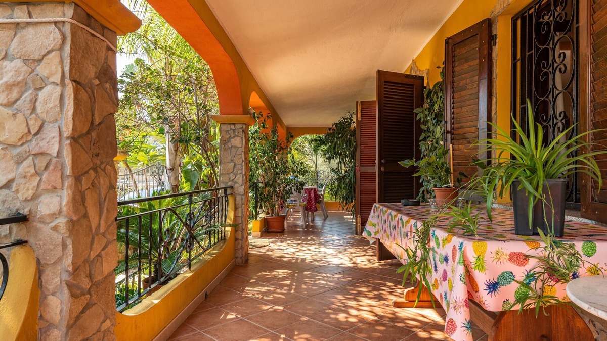Castiadas Apartment | Holiday Apartment "Villa Mallus" with Mountain View