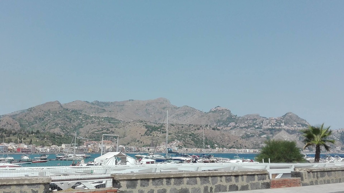 Fiumefreddo di Sicilia House | Holiday home in Fiumefreddo di Sicilia