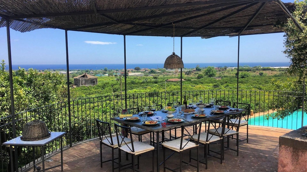 Fiumefreddo di Sicilia House | Holiday house Fiumefreddo di Sicilia for 1 - 10 persons with 6 bedrooms - Holiday home