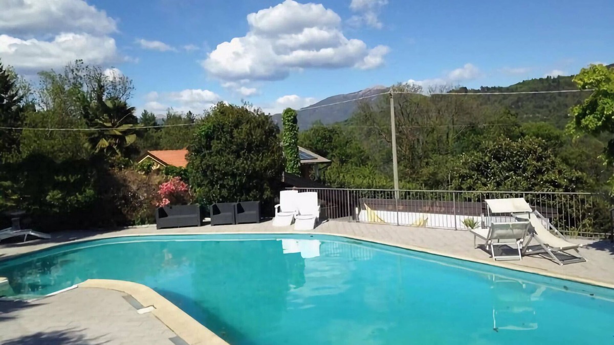 Roggiano House | Holiday Home by Lake Maggiore with Mountain Views
