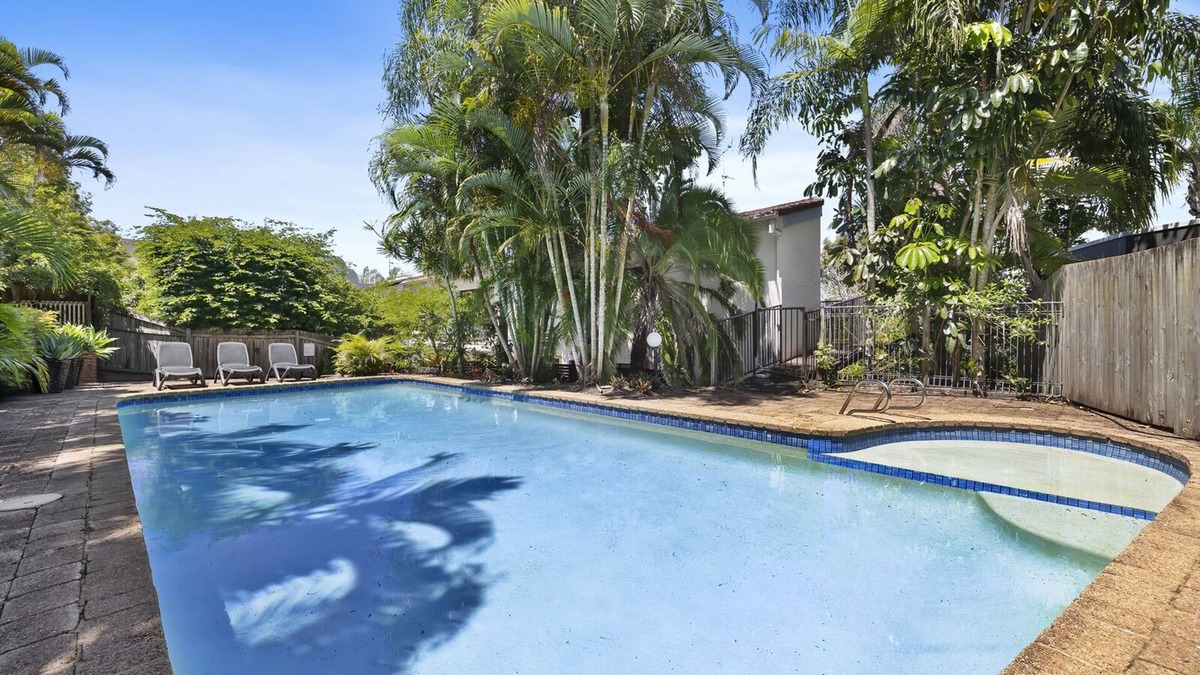 Noosa Heads Apartment | Holiday Noosa Style, Great location, Pet Friendly