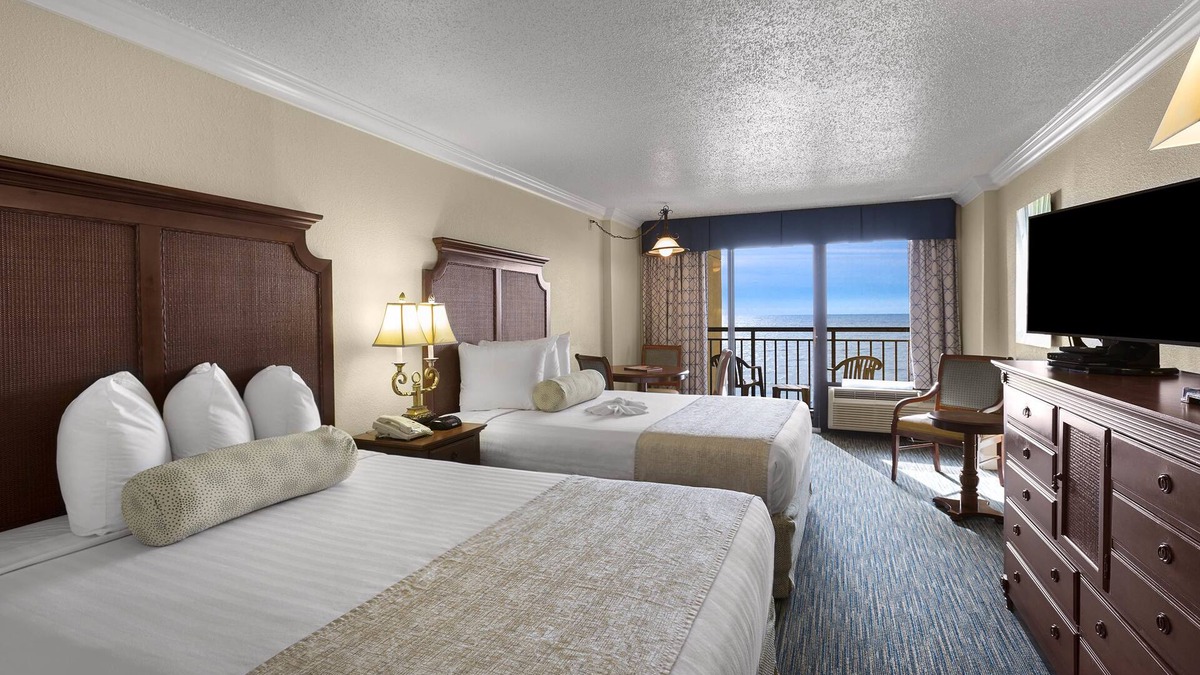 Downtown Myrtle Beach Hotel | Holiday Pavilion Resort on the Boardwalk