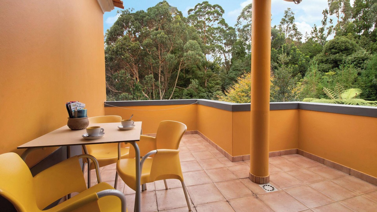 Machico House | Holiday Home "Casa Catarina" with Mountain View, Wi-Fi, Balcony & Terrace