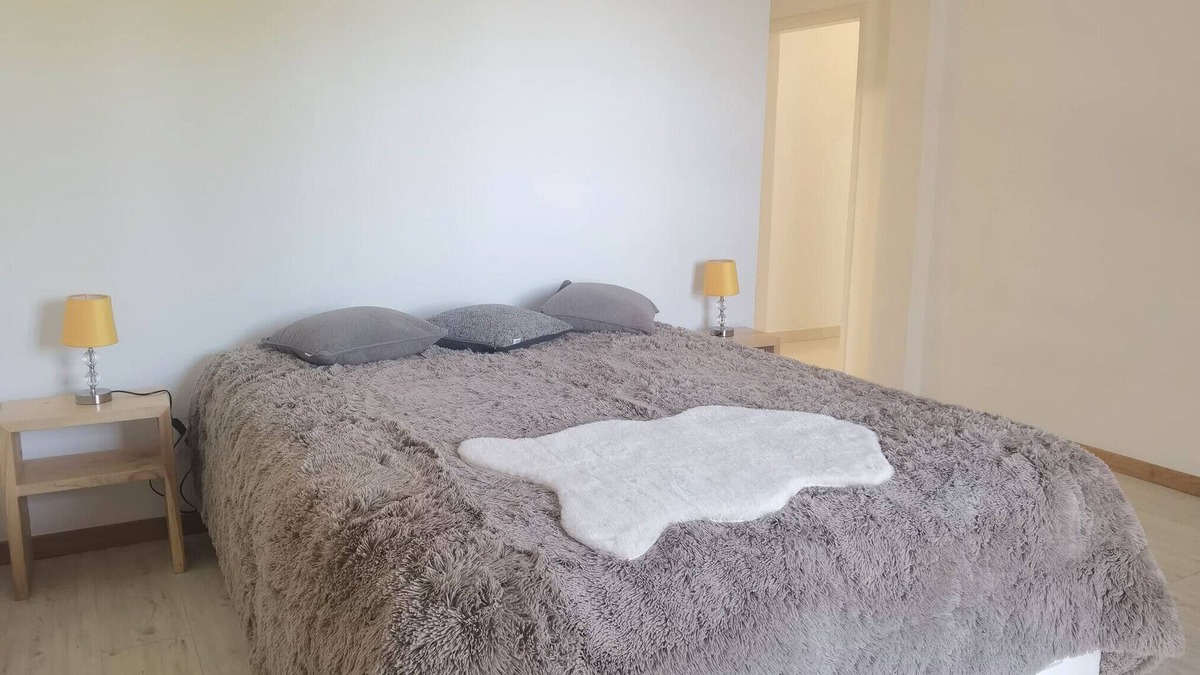Santo da Serra House | Holiday Home 'Honey Factory' with Mountain View, Wi-Fi and Air Conditioning