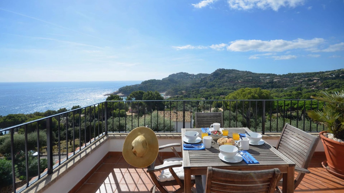 Aiguablava Apartment | Holiday rental apartment with swimming pool in Begur, Aiguablava