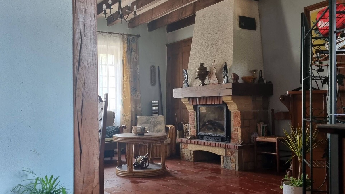 Doyet Cottage | Holiday Retreat, with pool & spa. Suit Family, Groups, or Healthy Getaway