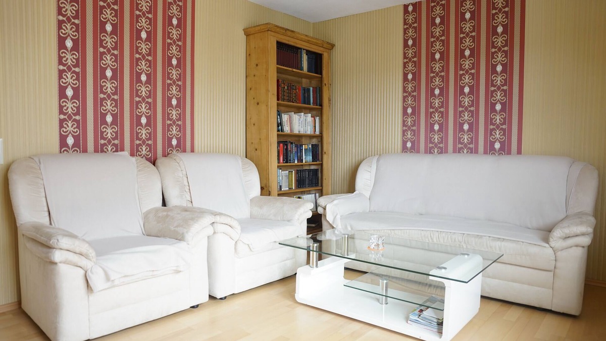 Mariaroth Apartment | Holiday room with two common rooms and shared bathroom / kitchen.