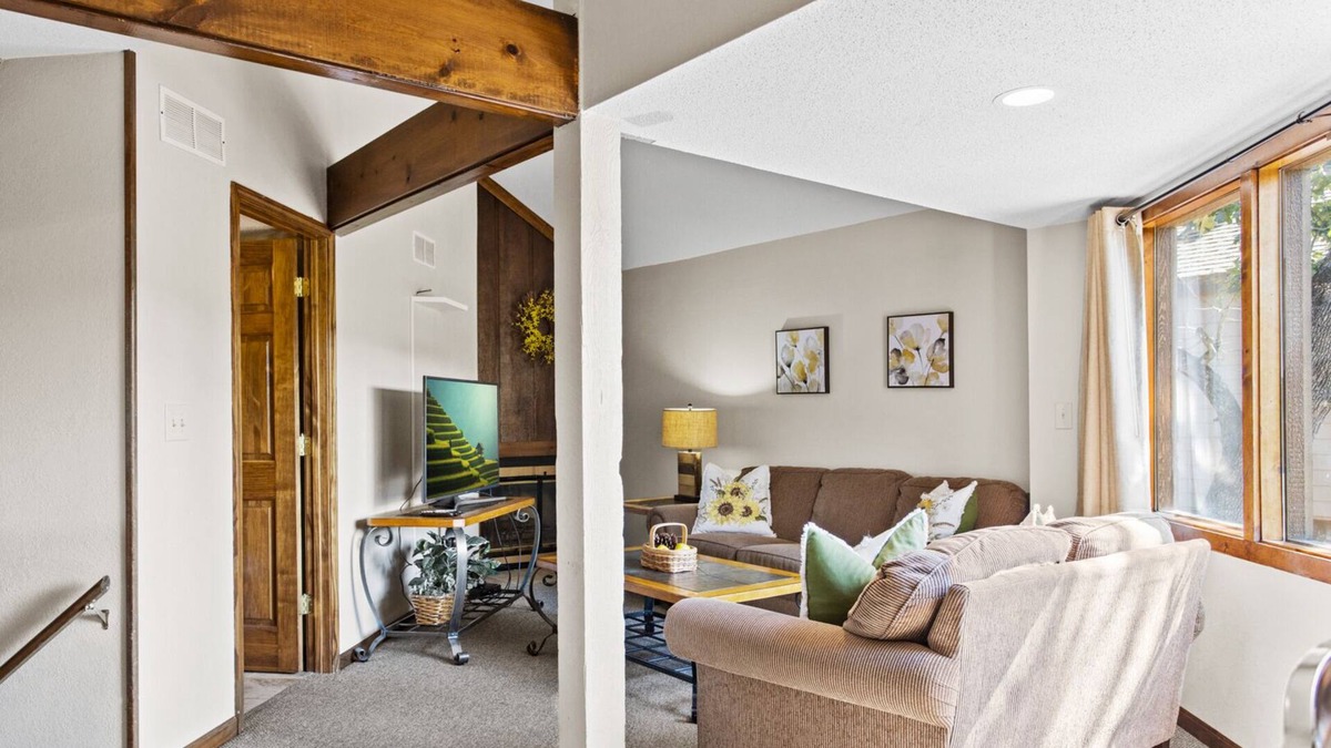 Osage Beach Villa | Holiday Shores 09 - Beautiful Villa with Resort Amenities!