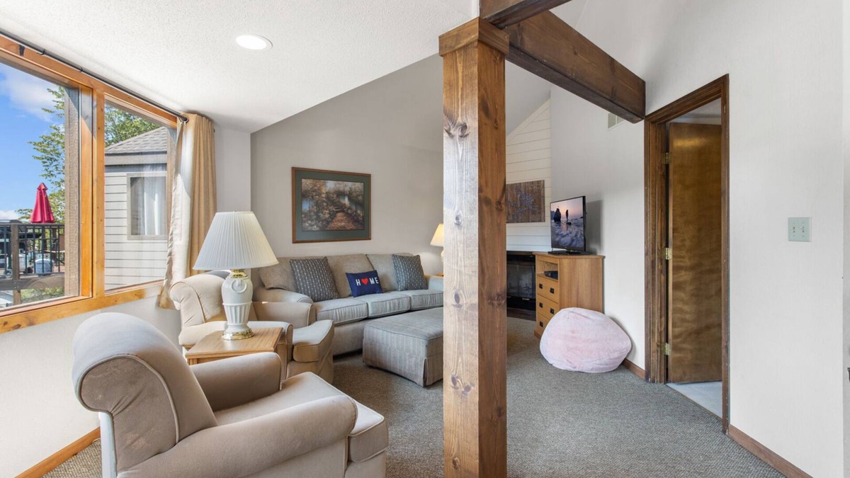 Osage Beach Villa | Holiday Shores 24 - Beautiful Villa with Resort Amenities!