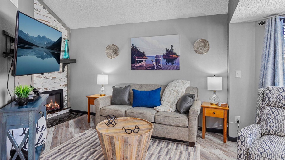 Osage Beach Villa | Holiday Shores 28 - Beautiful Villa with Resort Amenities!