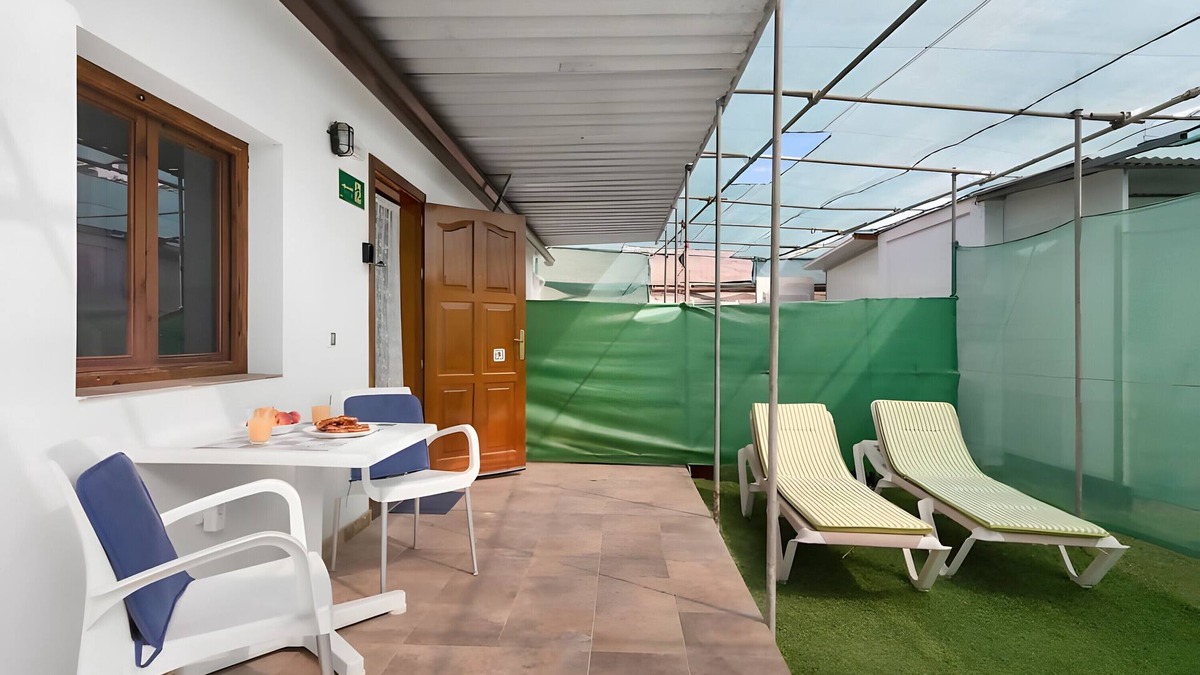 San Bartolome de Tirajana Apartment | Holiday Studio 'Country Near Fataga' with Balcony, Wi-Fi and Air Conditioning
