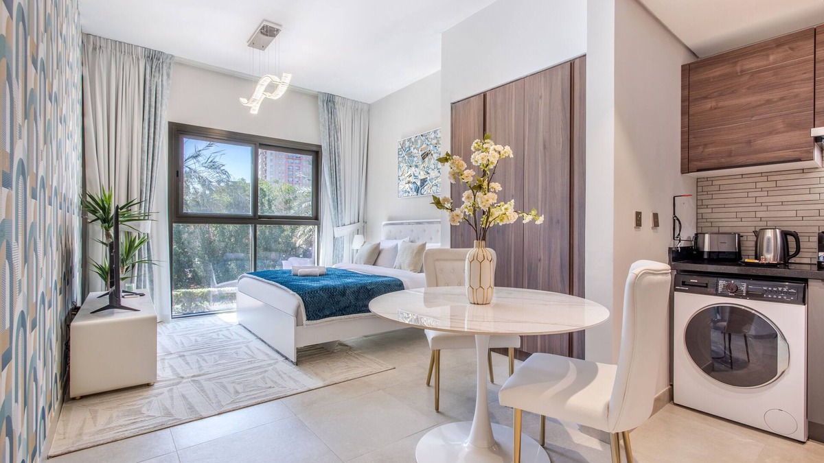 Jumeirah Village Apartment | Holiday Studio In JVC 0107, Dubai