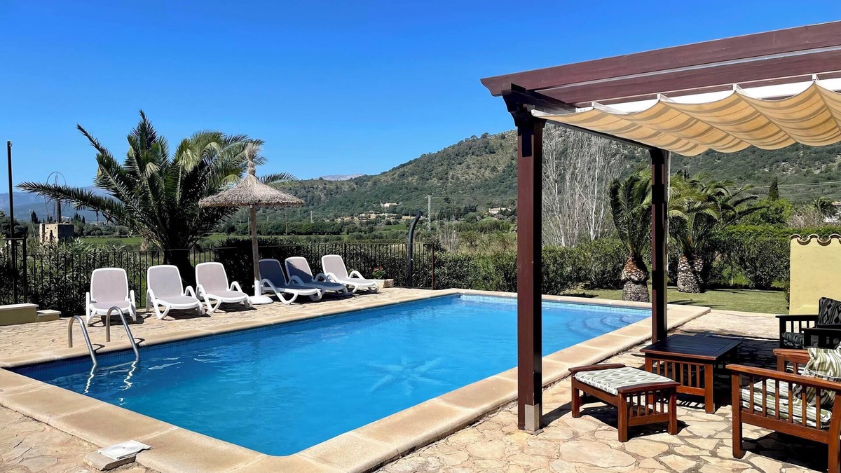 Alcudia Villa | Holiday Villa Can Corro with Mountain View, Wi-Fi, A/C, Pool, Garden & Terrace