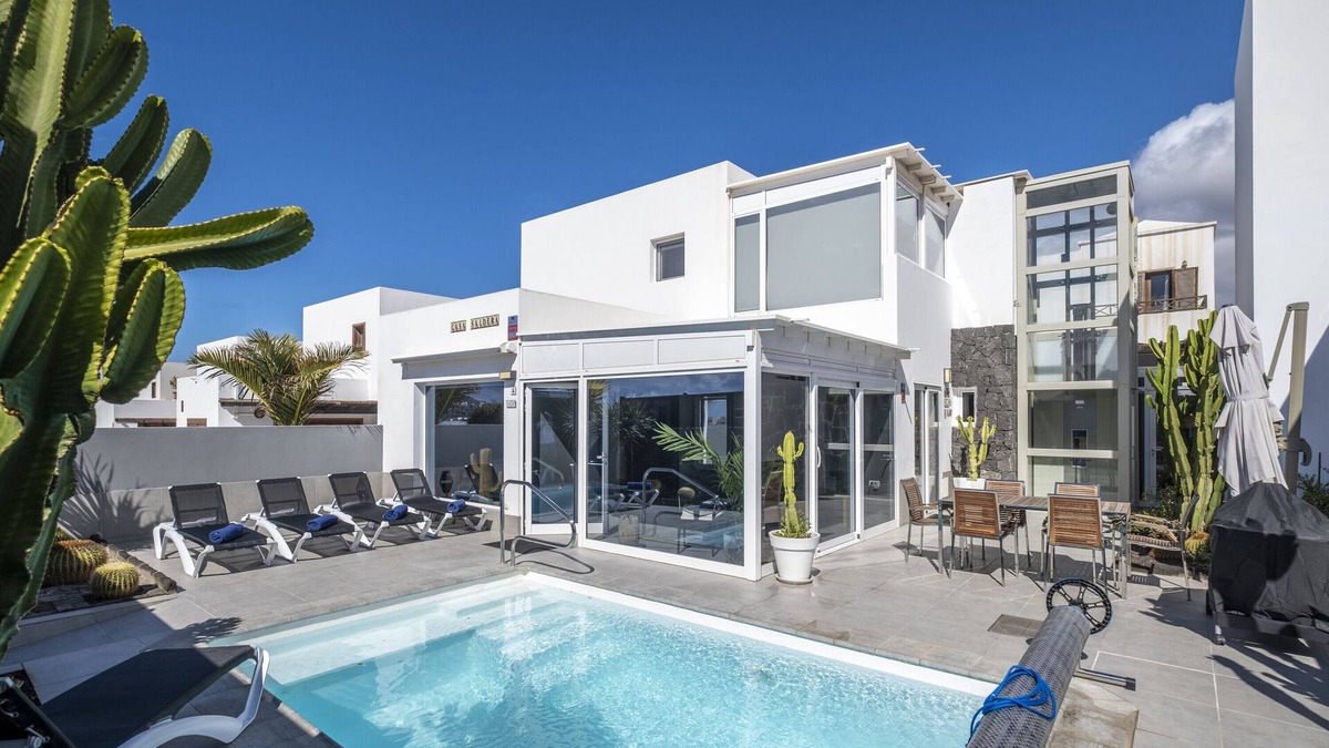 Playa Blanca Villa | Holiday Villa 'Casa Saidera' with Private Pool, Wi-Fi and Air Conditioning
