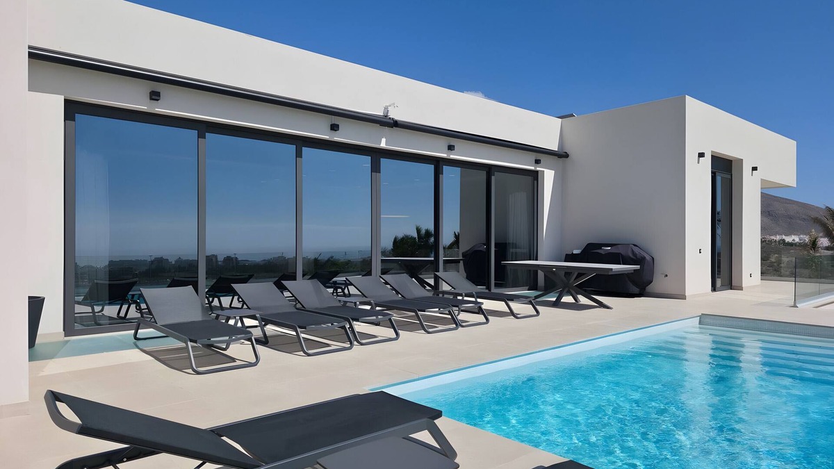 El Madronal Villa | Holiday Villa 'Karat Caldera' with Sea View, Wi-Fi and Air Conditioning