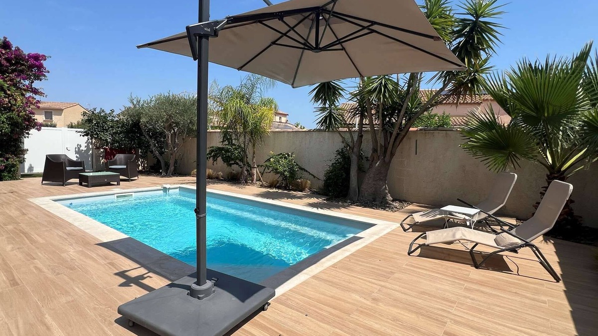 Le Grau-Du-Roi House | Holiday villa Port Camargue swimming pool wifi air conditioning