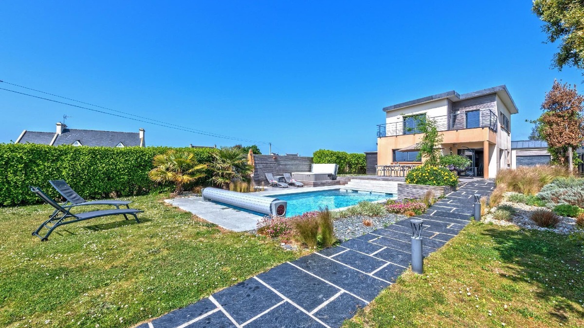 Plouguerneau House | Holiday villa "Ti Laouen" with private pool